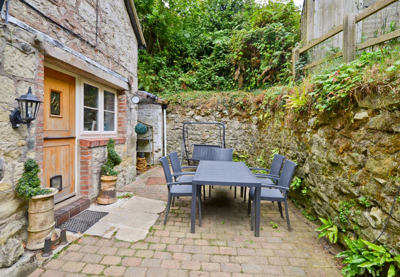 Cottage in Shanklin - 1 Apse Castle Cottage, Shanklin,  Isle of Wight.