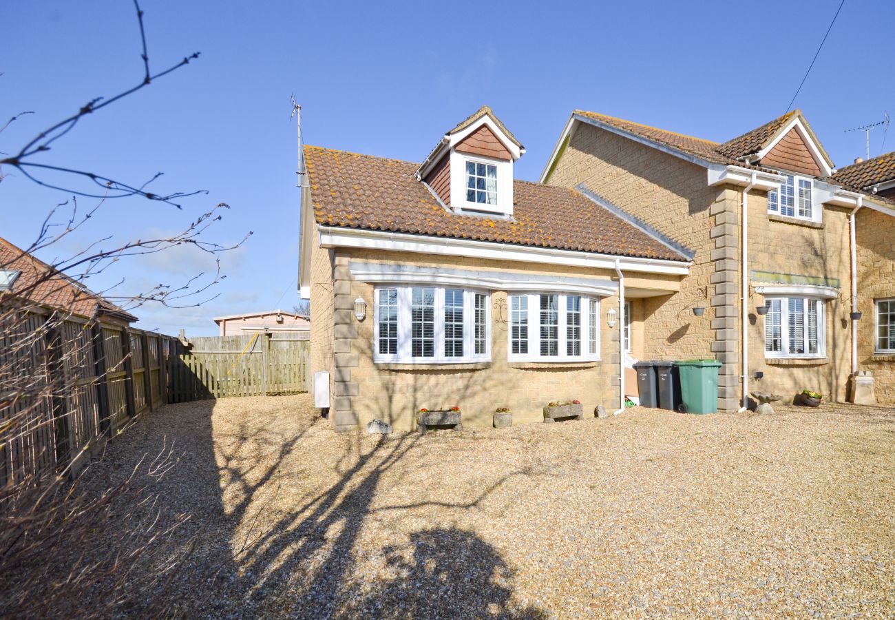 House in Godshill - The Wing at Fox Hollow