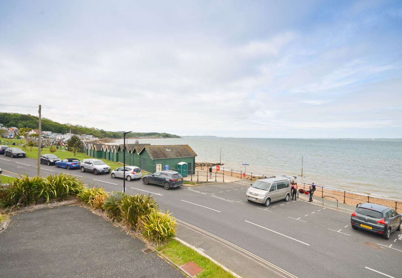 House in Gurnard - Princes Esplanade The Isle of Wight