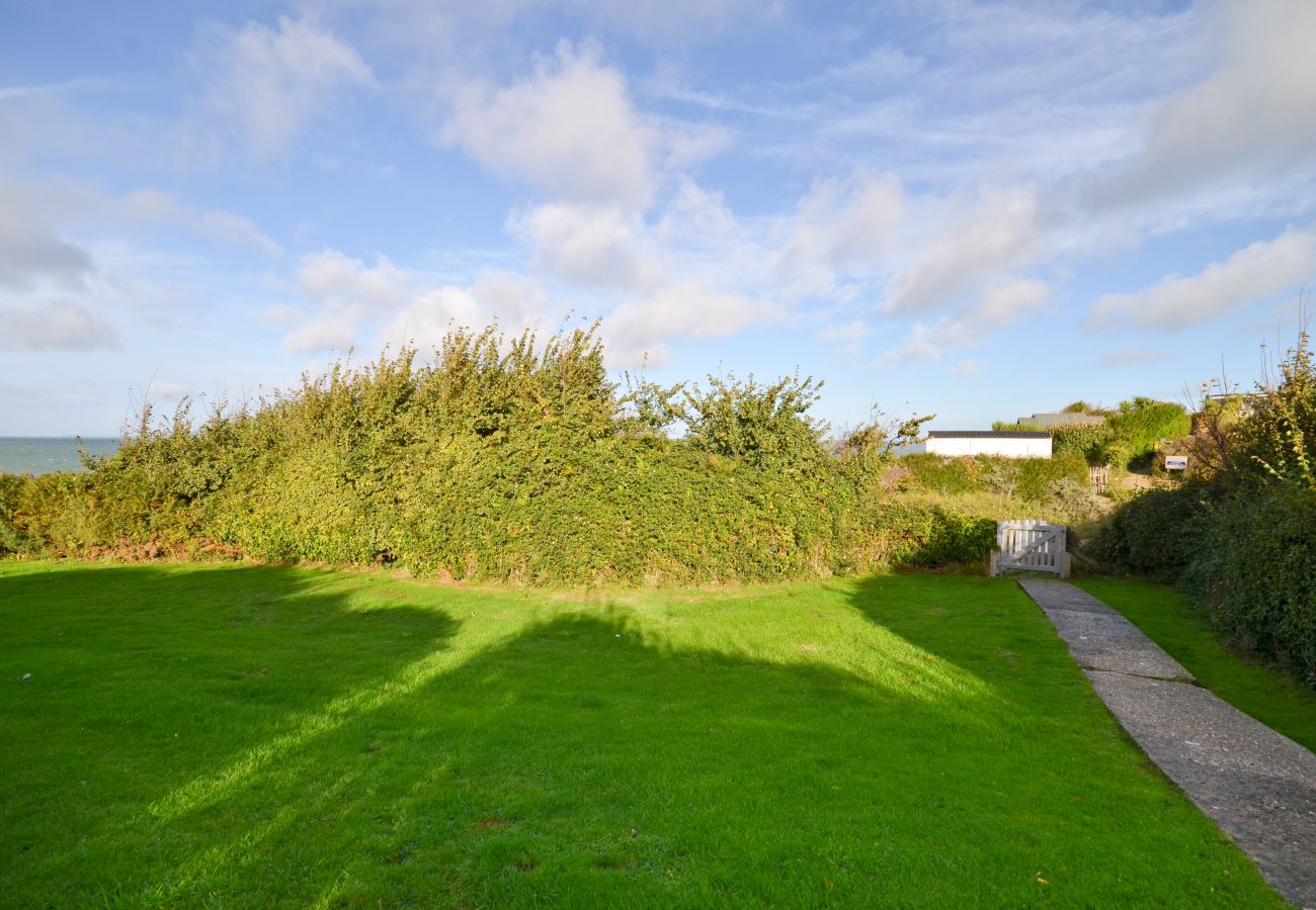 Bungalow in Freshwater - Brambles Farm Bungalow - Isle of Wight